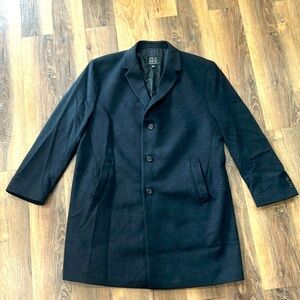 Jos. A. Bank Men's Top Coat 3 Button Size R48 Really Dark Gray front pockets